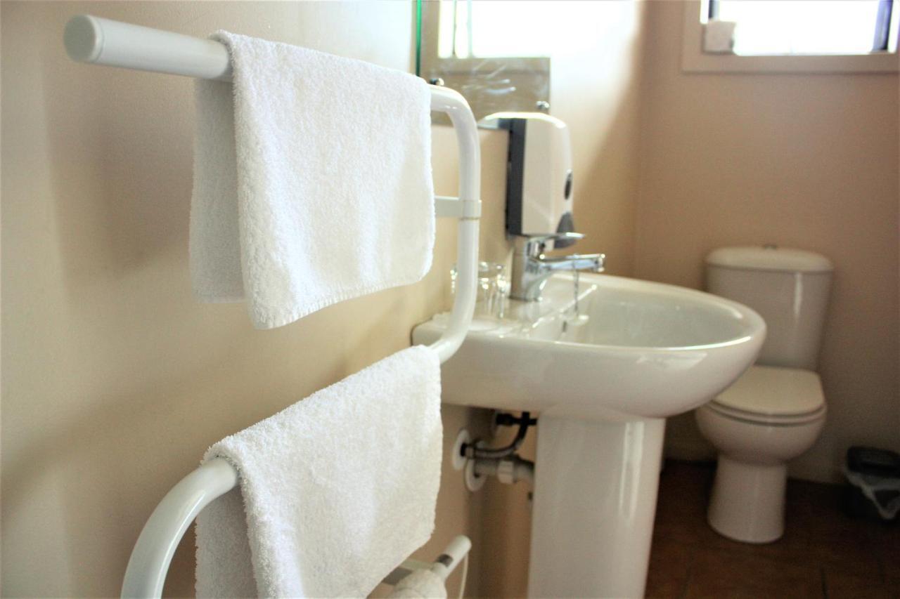 Owen River Tavern & Motels Ngoại thất bức ảnh
